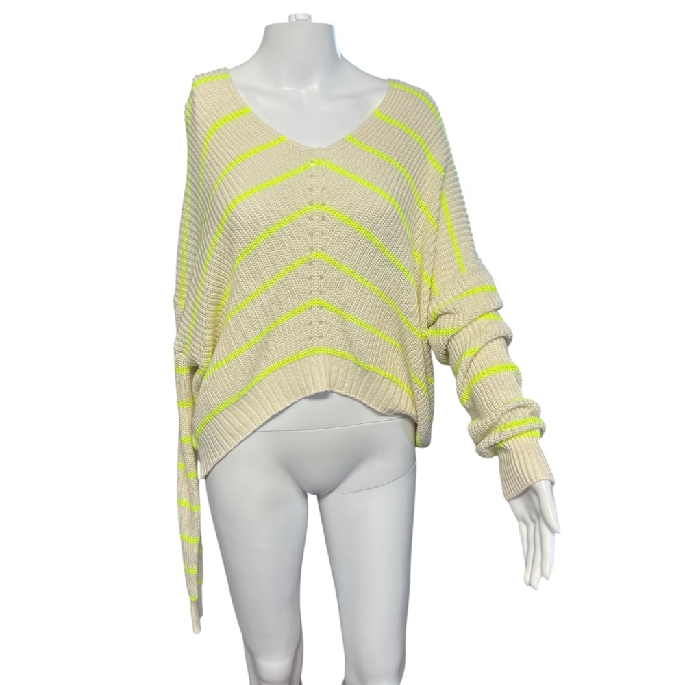 Rue21 Women’s Cream and Yellow V-Neck Oversized Crop Sweater Sz. Large